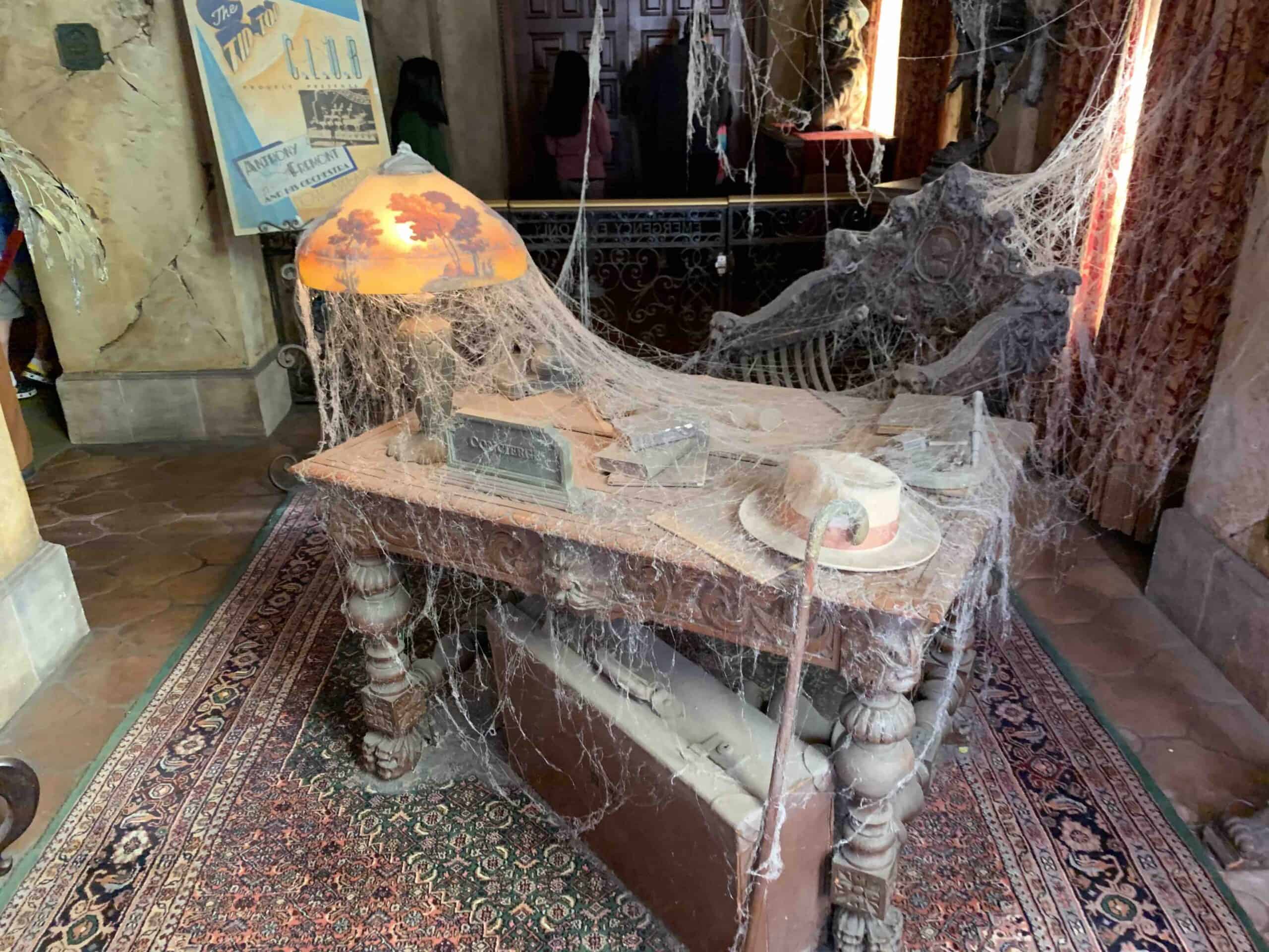 spooky decor at the Tower of Terror